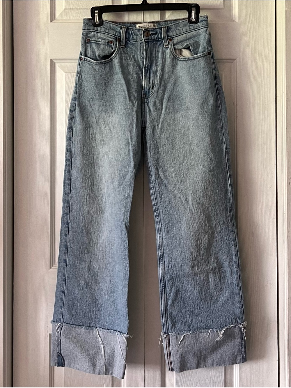 Abercrombie & Fitch High Rise 90s Relaxed Jeans